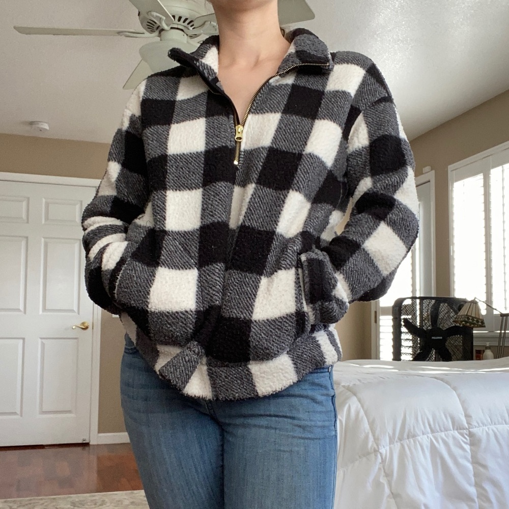 3/25$ Old Navy Buffalo plaid fleece sweater